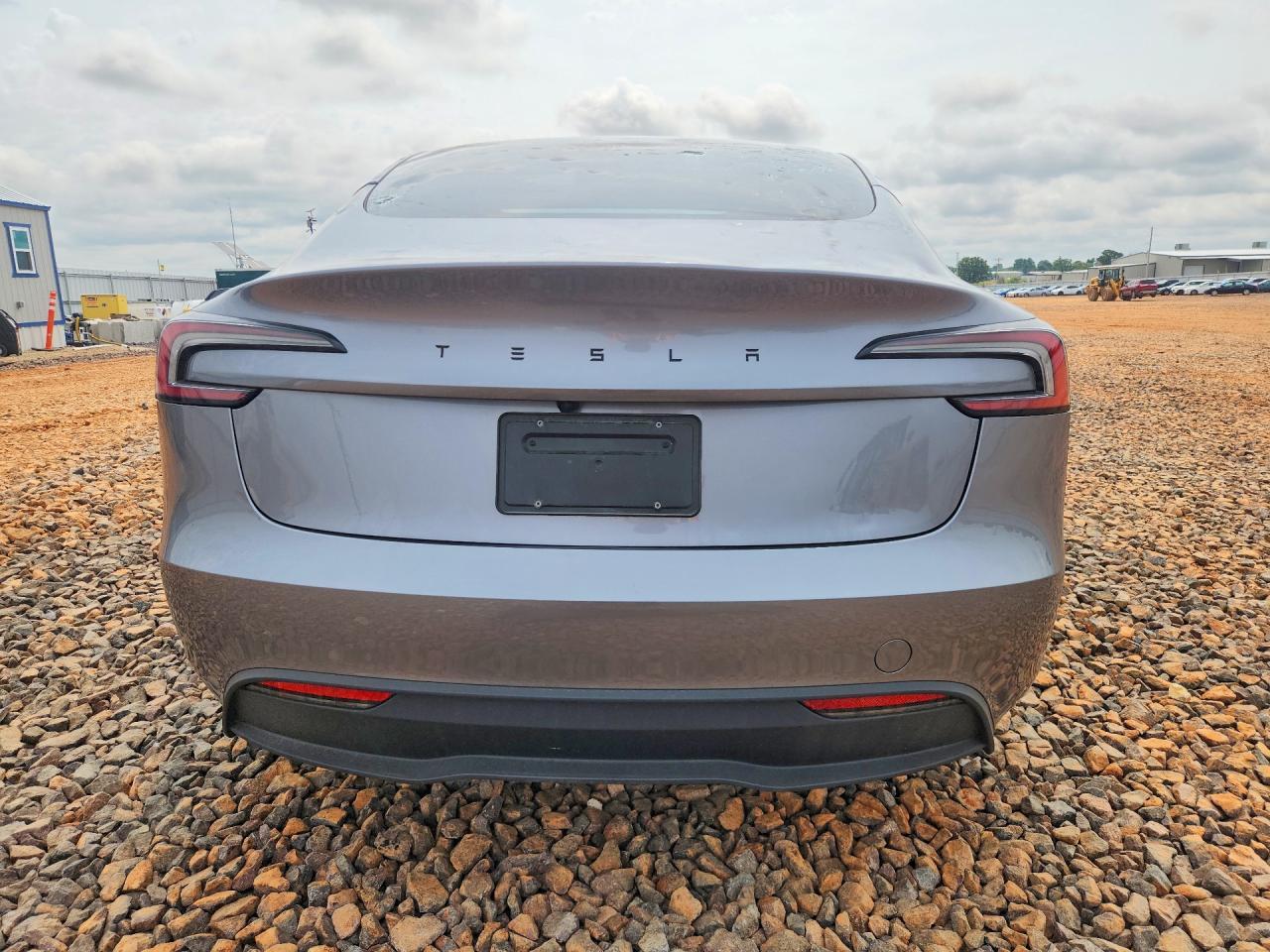 2026 Tesla Model 3 - Фото 6