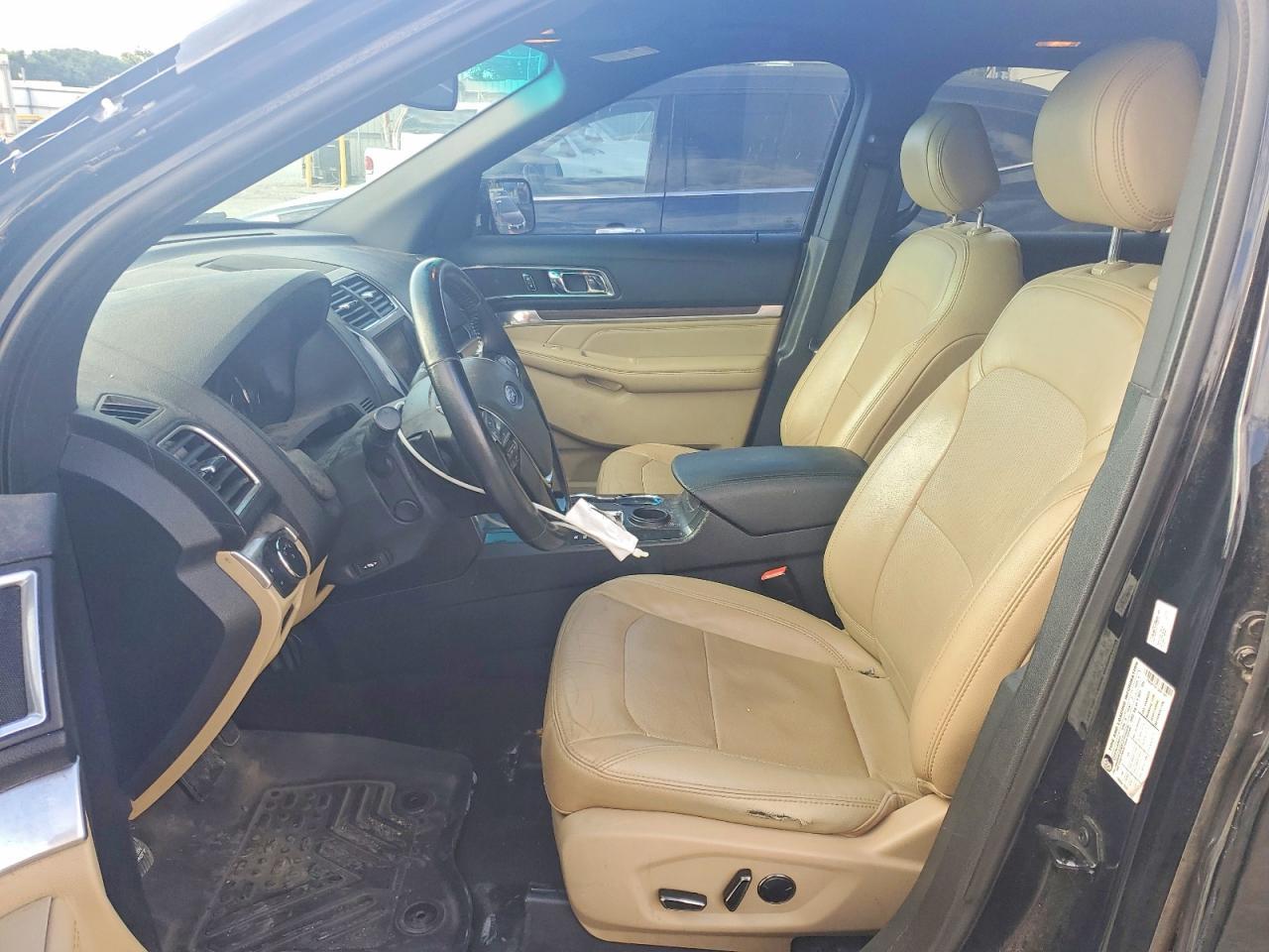 2016 Ford Explorer Limited - Image 7
