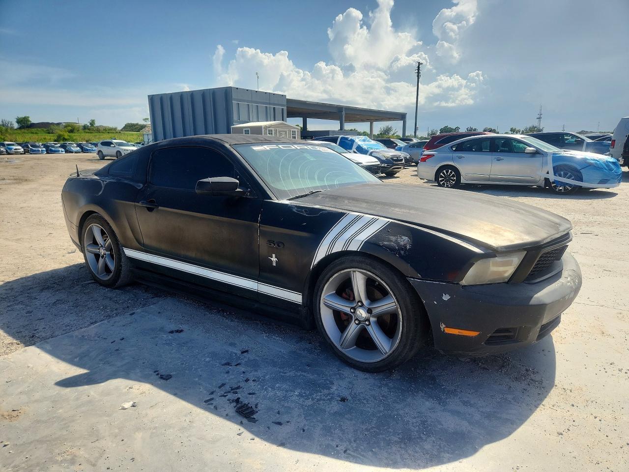 2010 Ford Mustang - Image 4