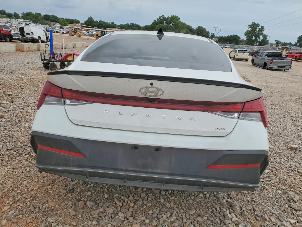 2025 Hyundai Elantra Hybrid Sel Sport - Фото 6