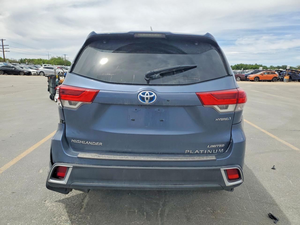 2019 Toyota Highlander Hybrid Limited Platinum - Фото 6