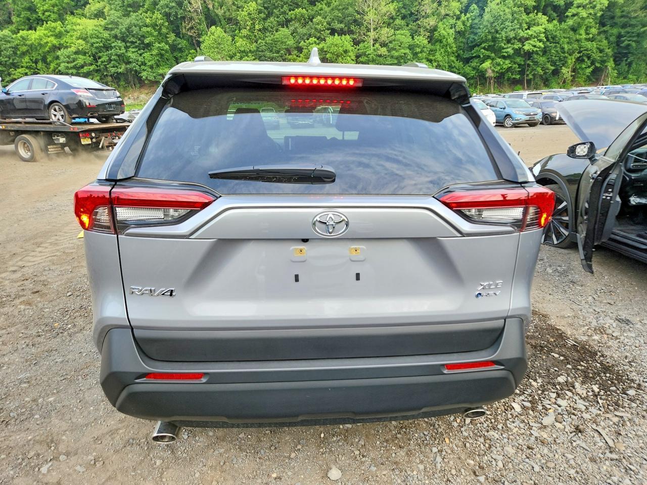2025 Toyota Rav4 Xle Premium - Image 6