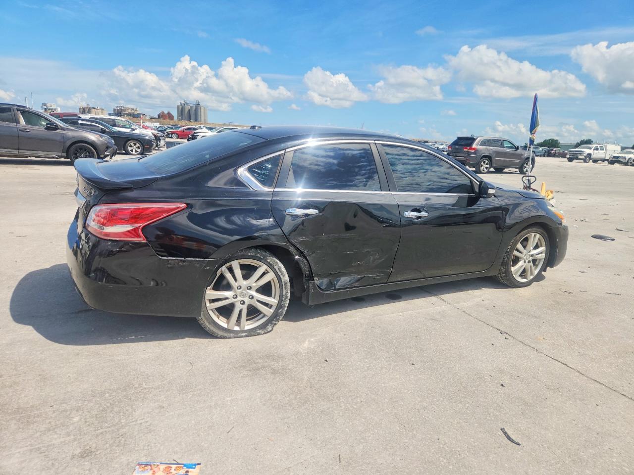 2013 Niss Altima - Фото 3