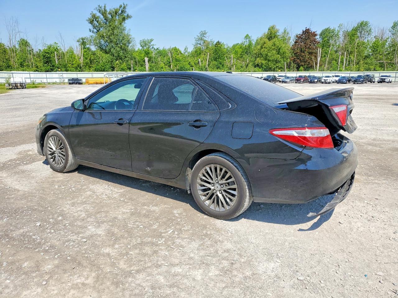 2015 Toyota Camry Xse - Image 2