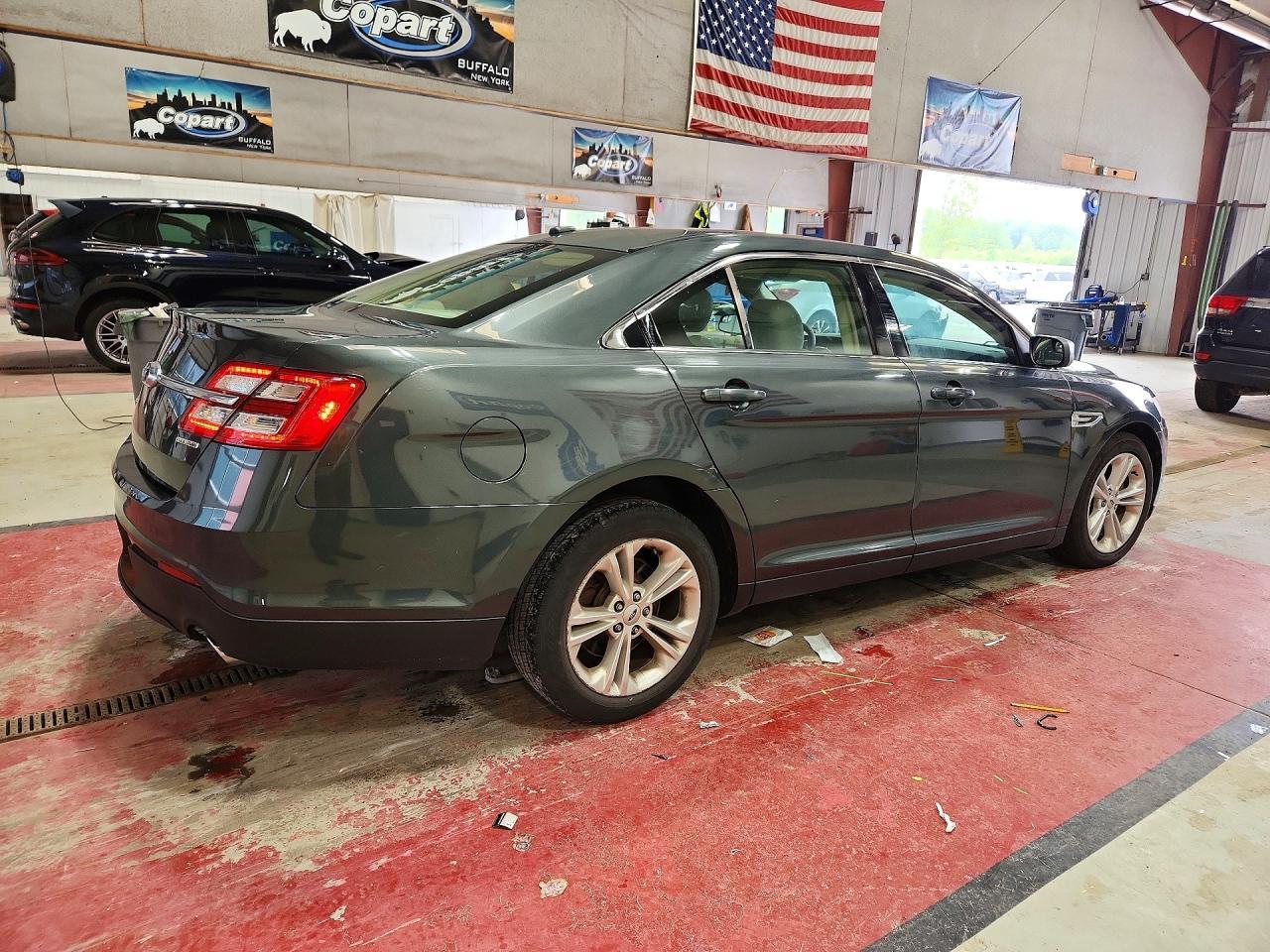 2016 Ford Taurus Se - Фото 3