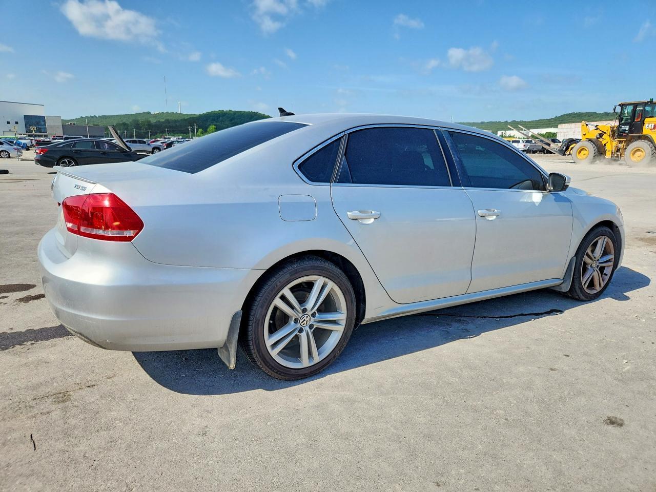 2014 Volkswagen Passat Se - Фото 2
