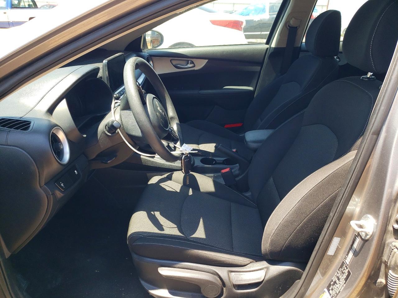 2023 Kia Forte Lxs - Image 7