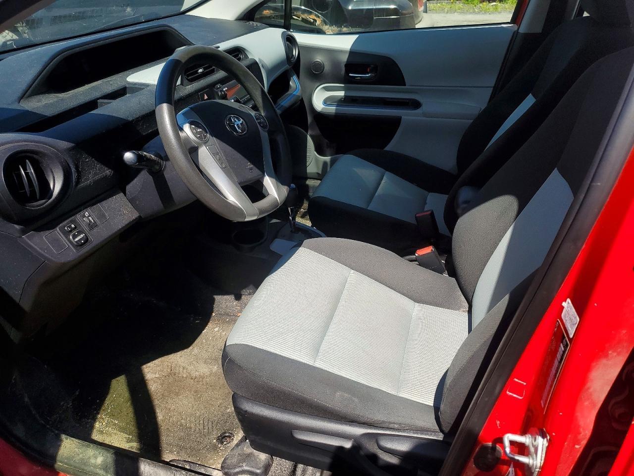 2012 Toyota Prius C One - Фото 7