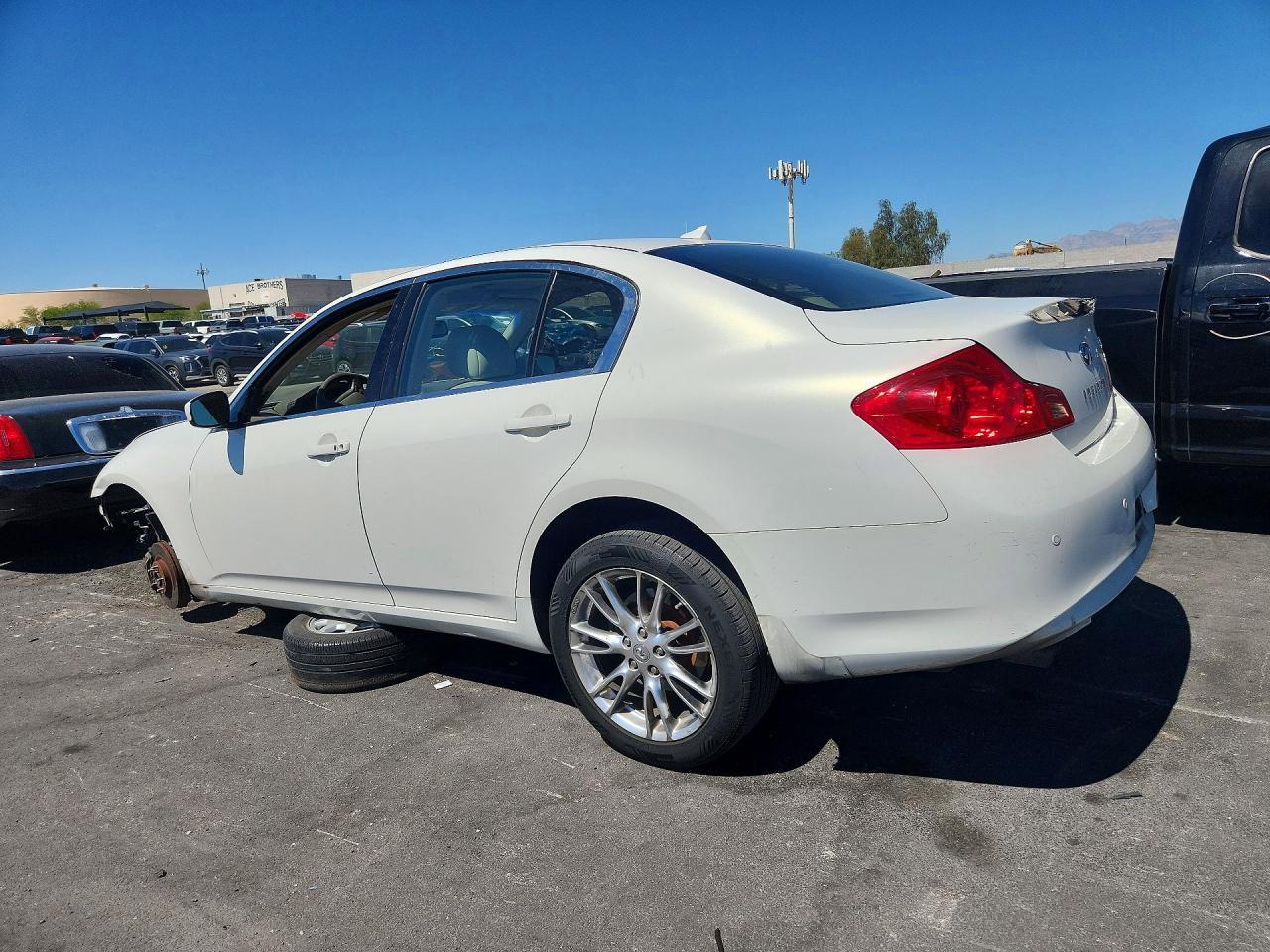 2010 Infiniti G37 Sedan Base - Image 2