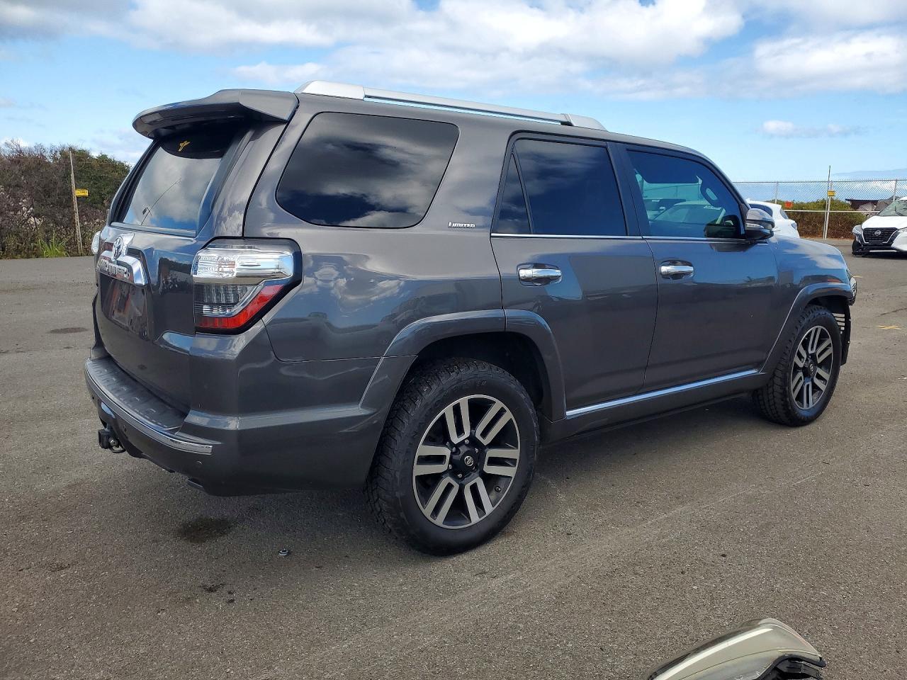 2017 Toyota 4Runner Sr5 - Image 3