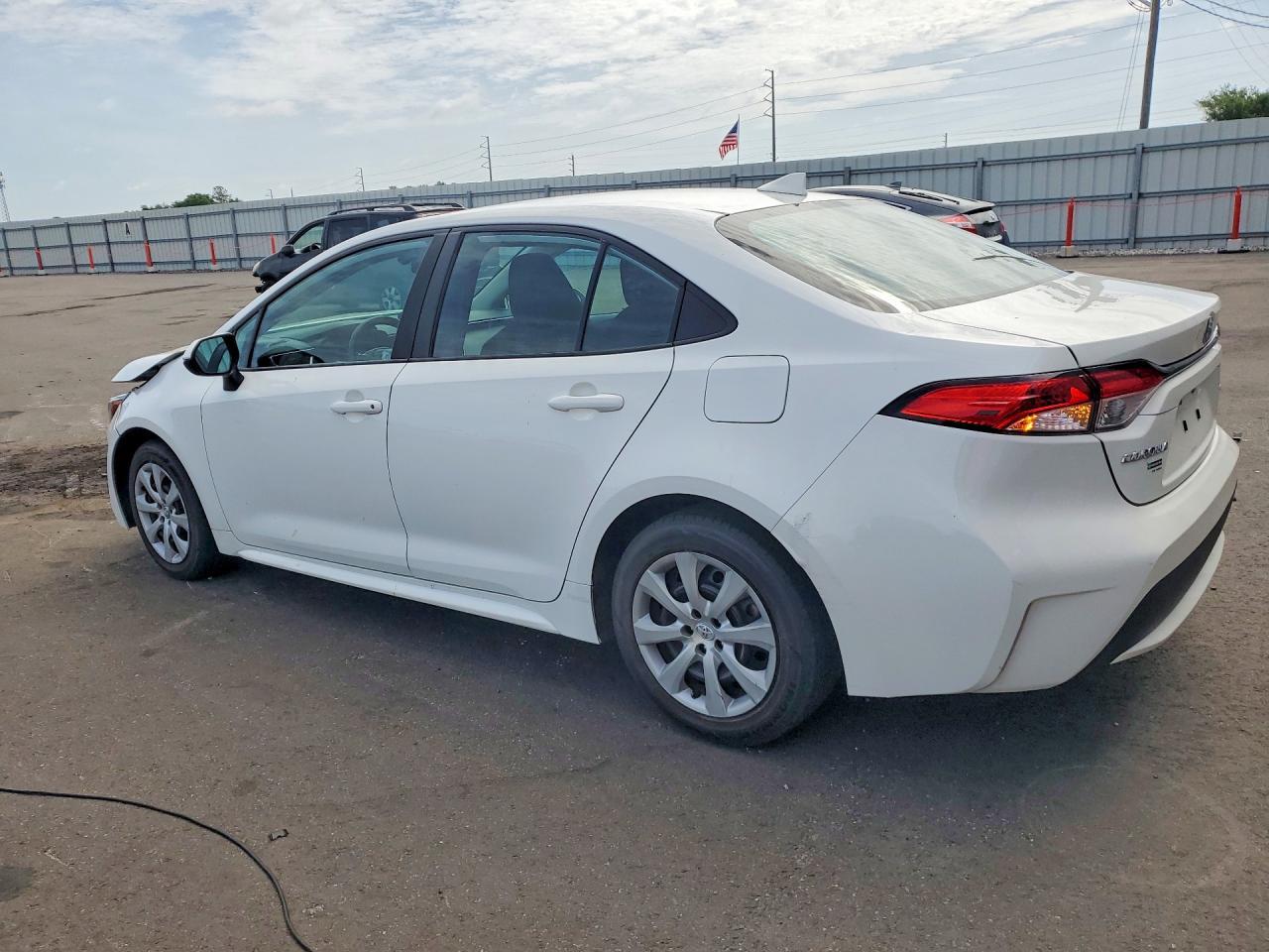 2022 Toyota Corolla Le - Фото 2