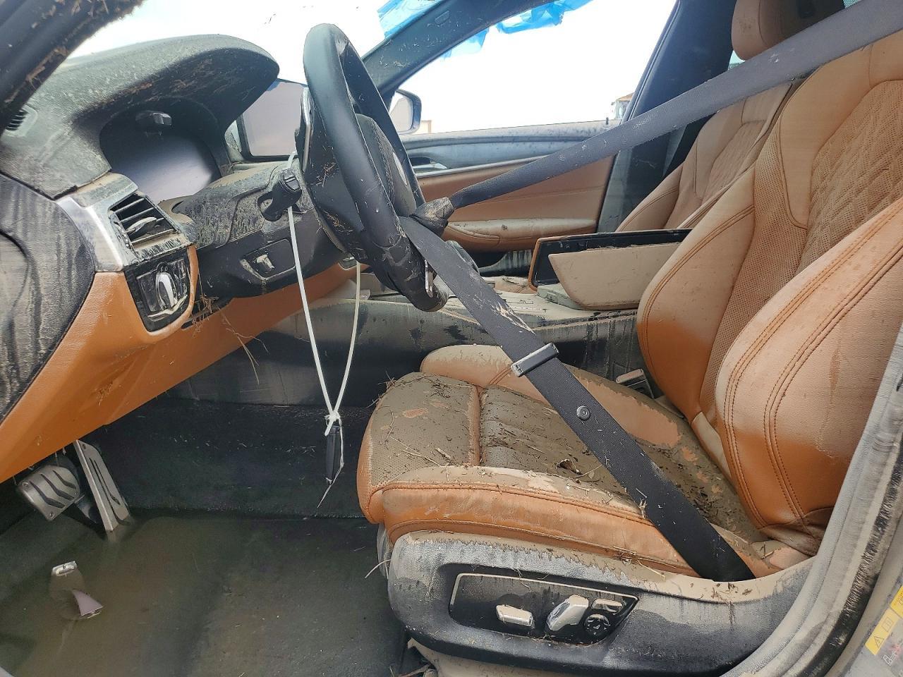 2022 BMW 530E - Image 7