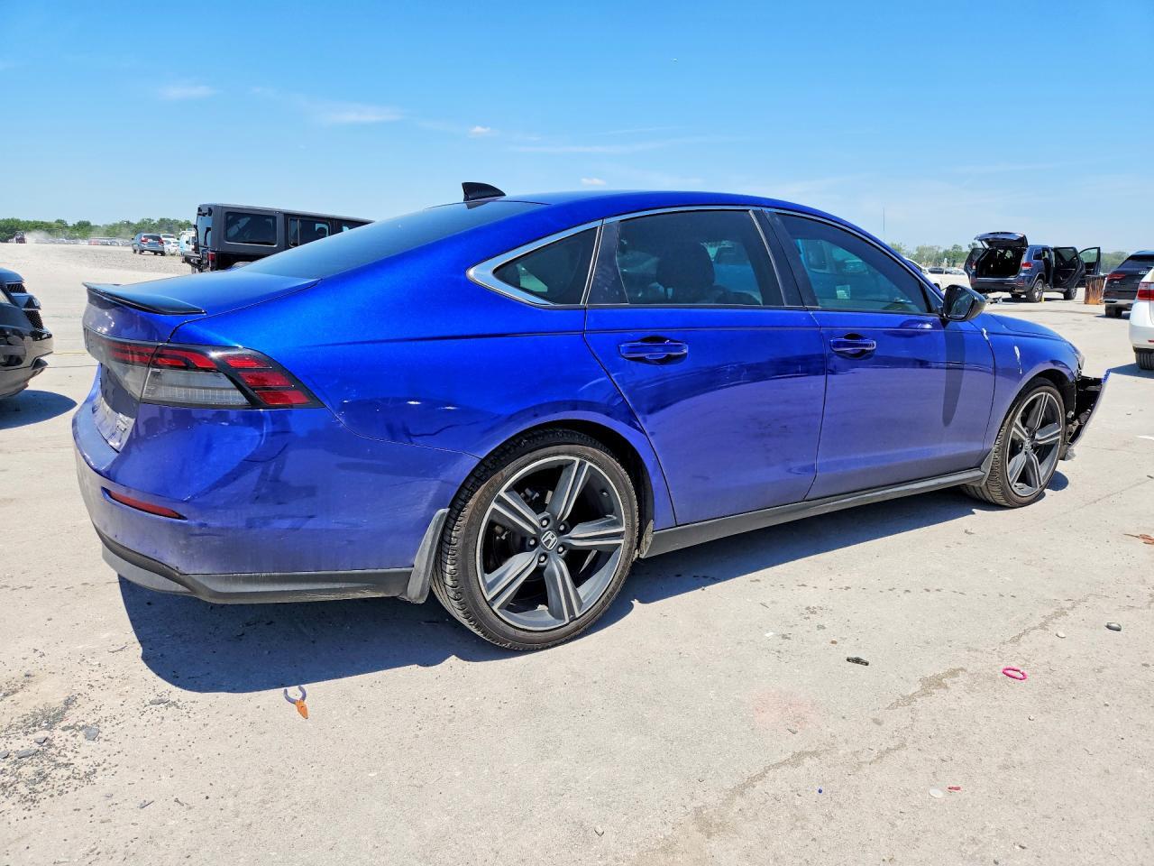 2024 Honda Accord Hybrid Sport - Image 3