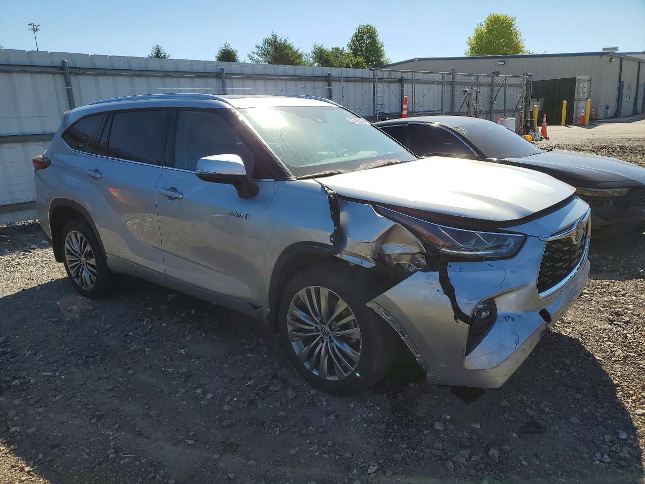 2021 Toyota Highlander Hybrid Platinum - Фото 4