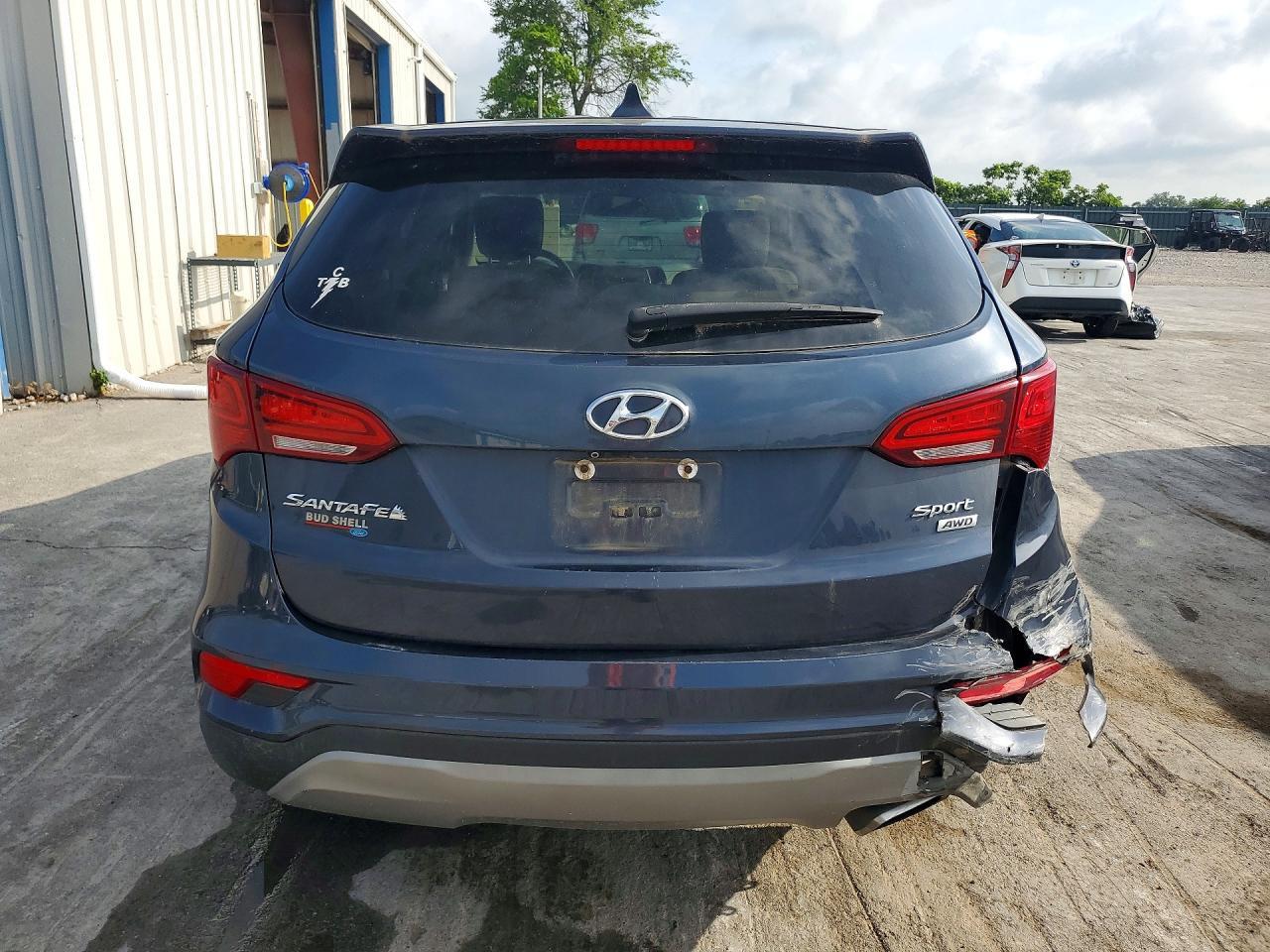 2017 Hyundai Santa Fe - Image 6