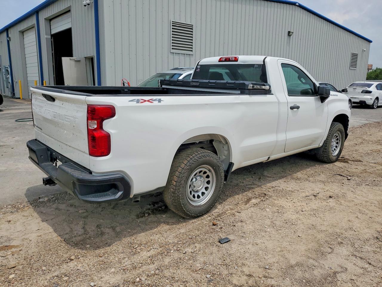 2020 Chevrolet Silverado K1500 - Image 3