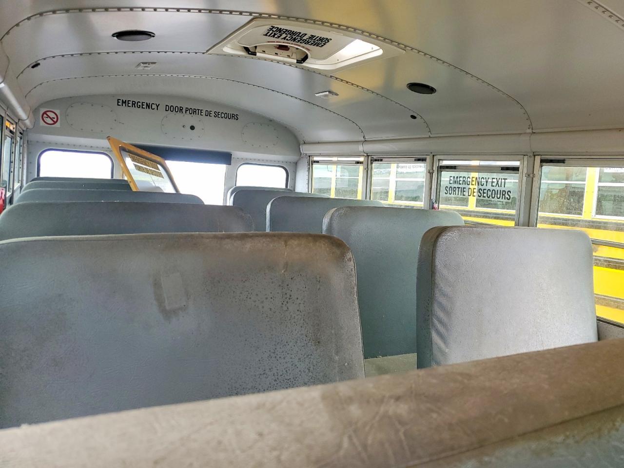 2010 Chevrolet Express Cu - School Bus - Фото 6