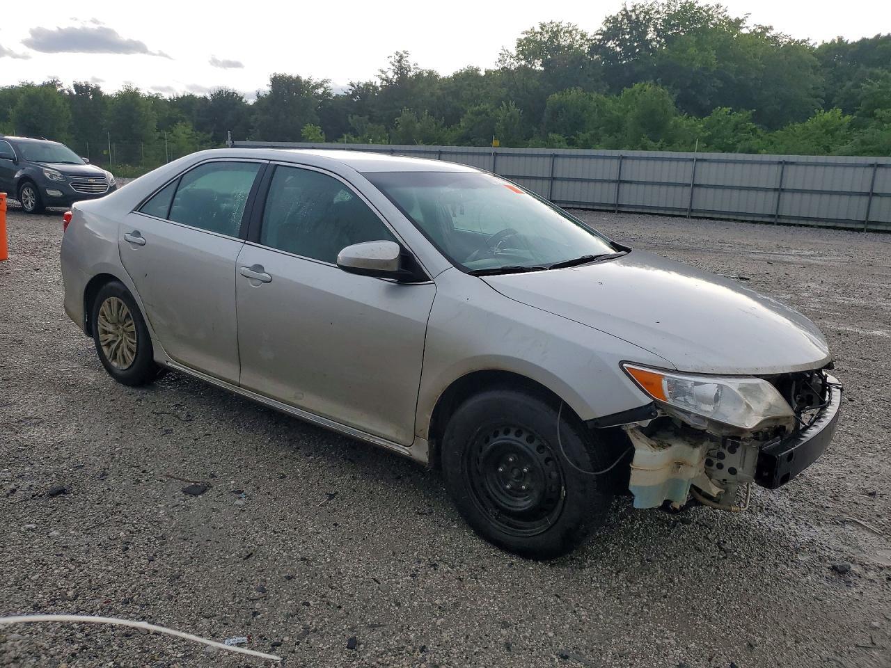 2014 Toyota Camry Le - Image 4