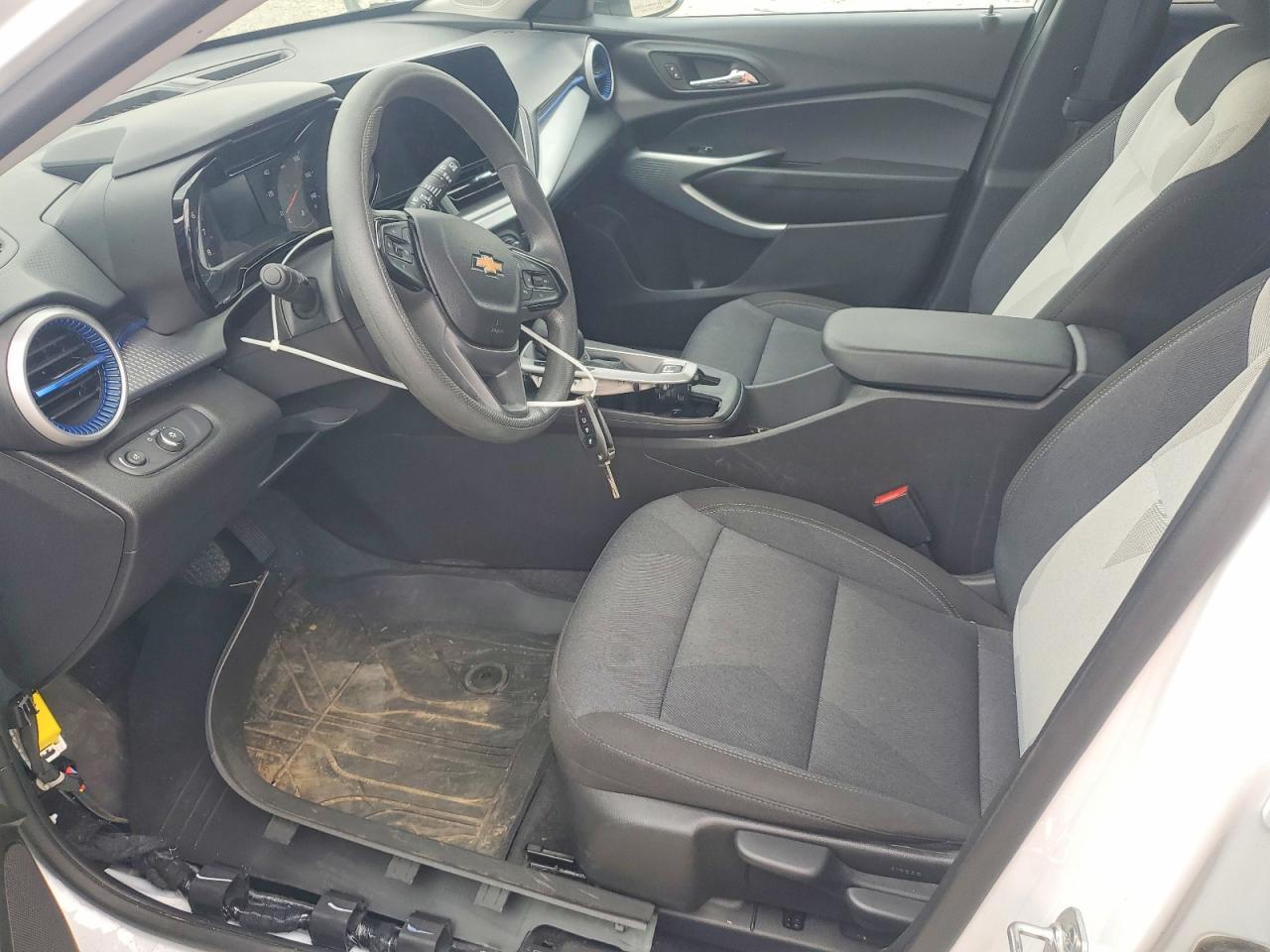 2025 Chevrolet Trax Ls - Фото 7