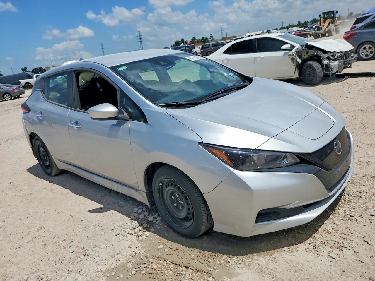 2025 Nissan Leaf S - Фото 4
