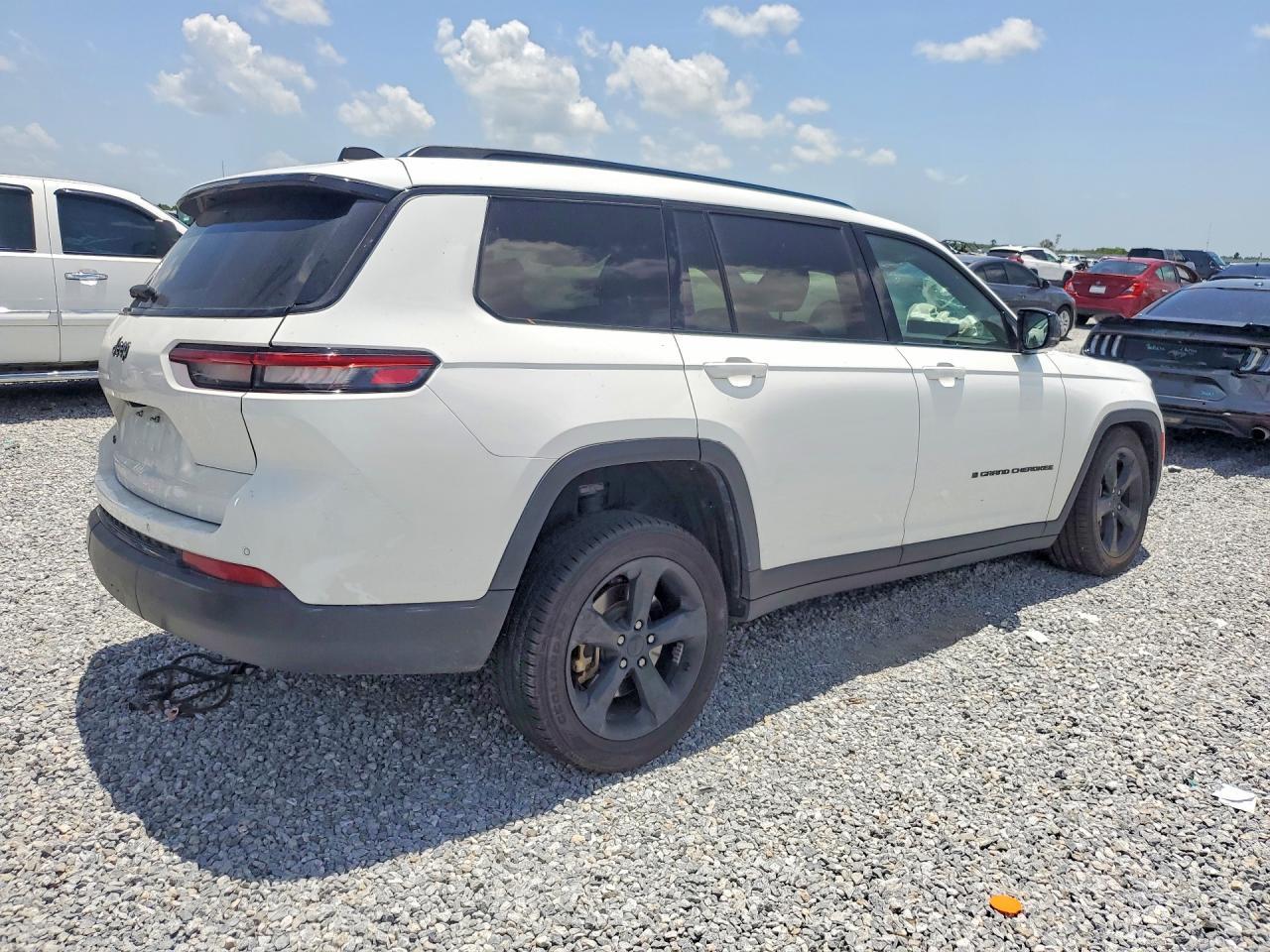 2023 Jeep Grand Cherokee - Фото 3