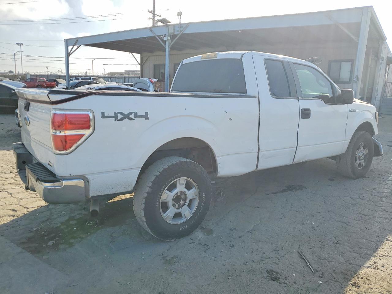 2010 Ford F150 Super Cab - Фото 3