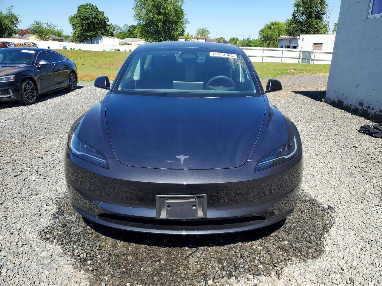 2025 Tesla Model 3 - Image 5