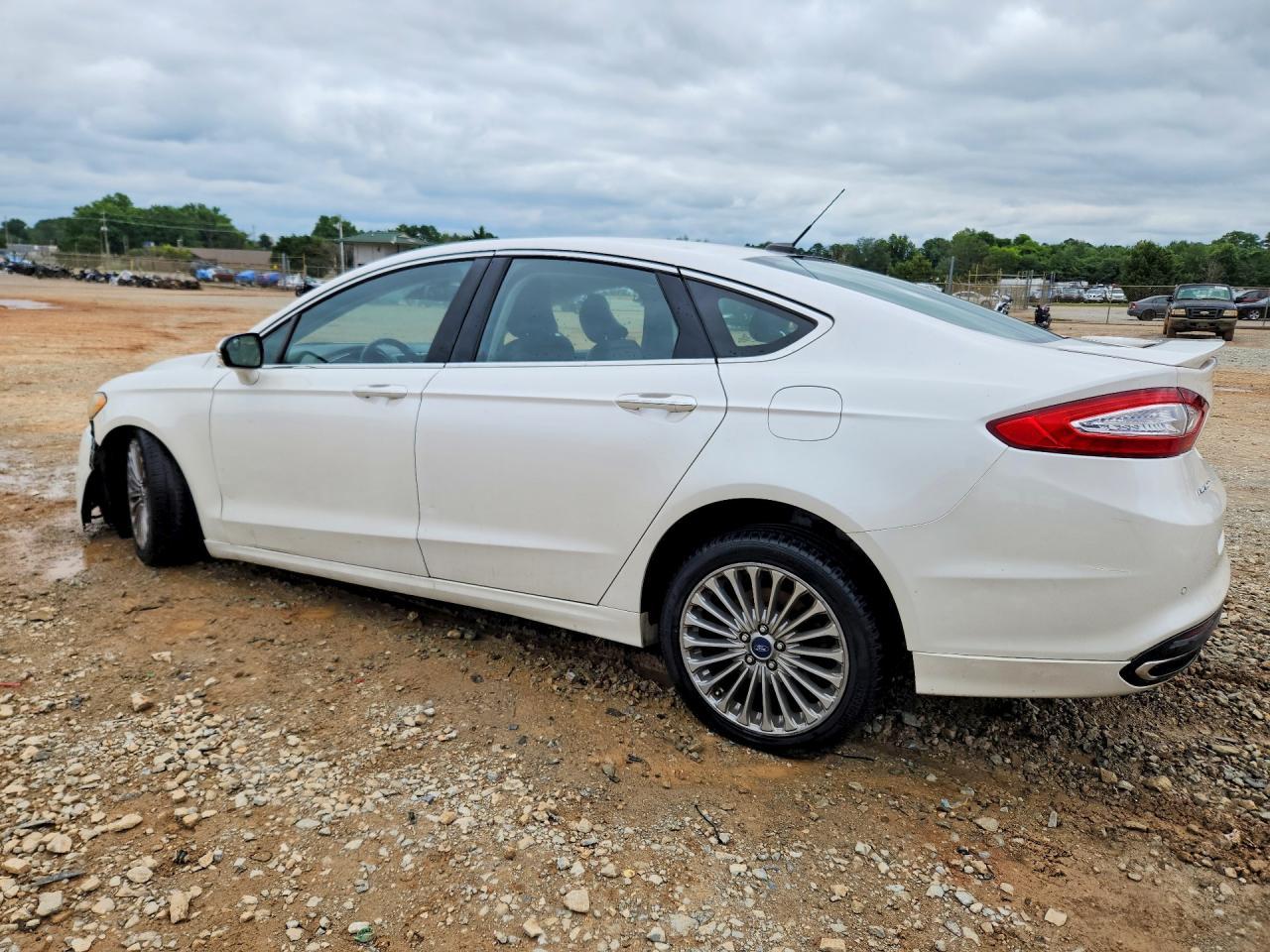 2015 Ford Fusion Titanium - Фото 2