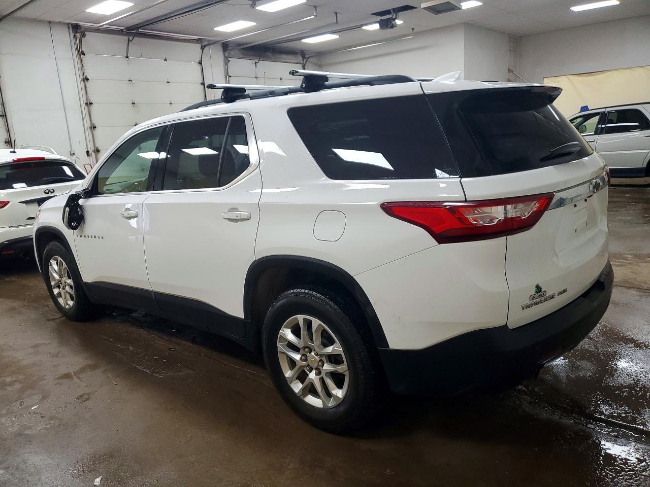 2020 Chevrolet Traverse Lt - Фото 2