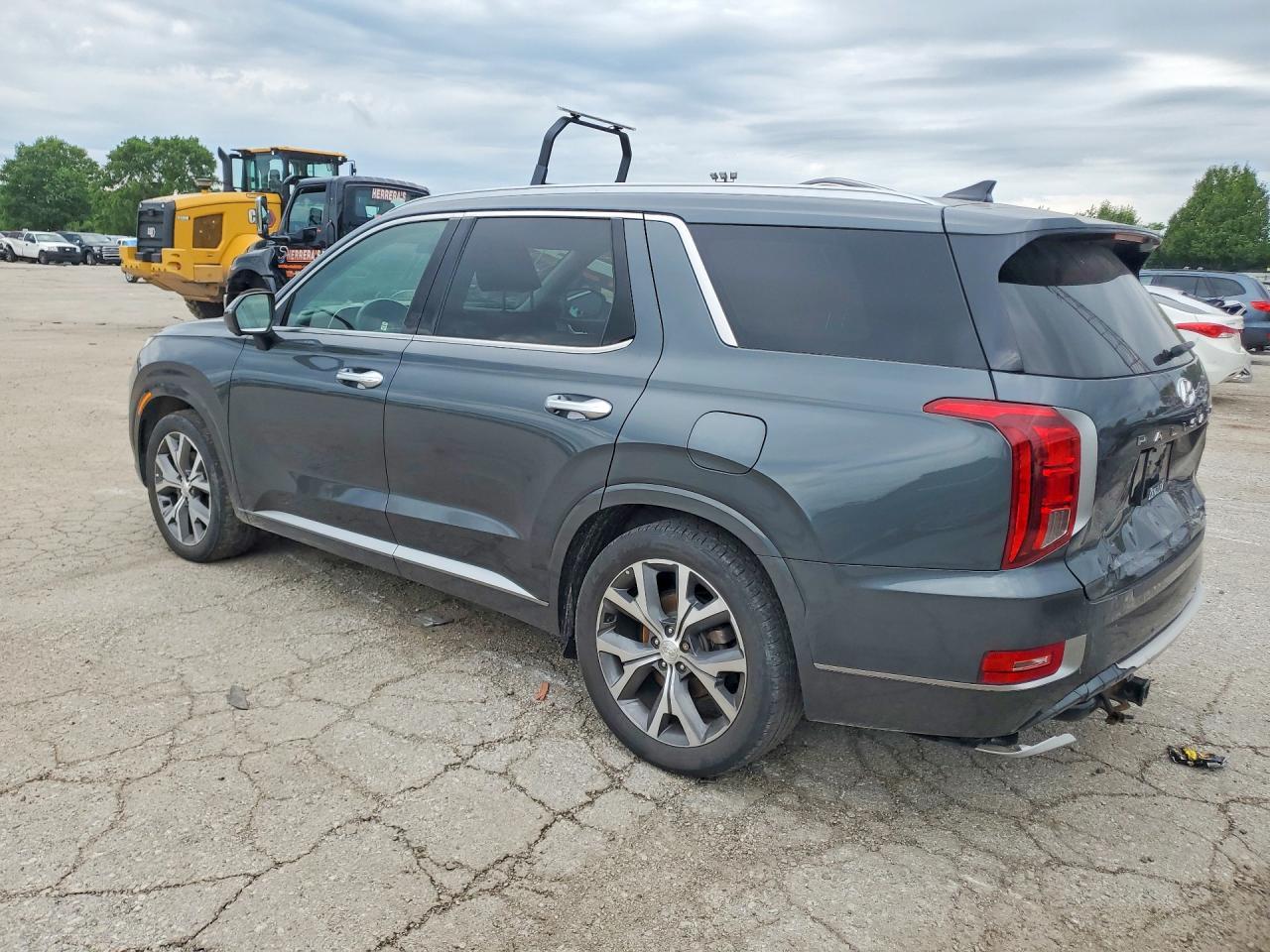 2022 Hyundai Palisade Limited - Image 2
