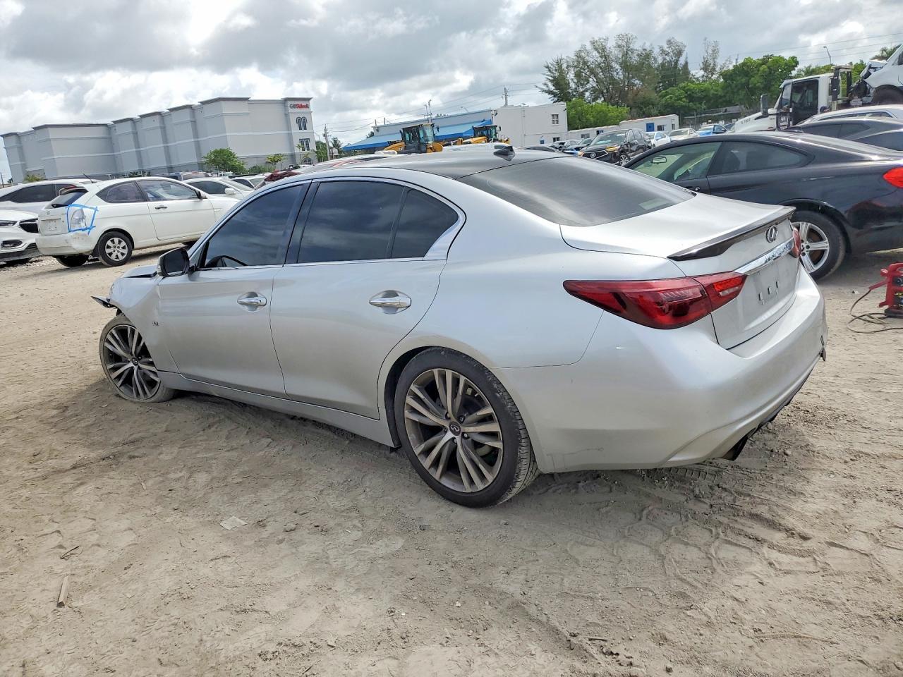 2018 Infiniti Q50 3.0T Luxe - Фото 2