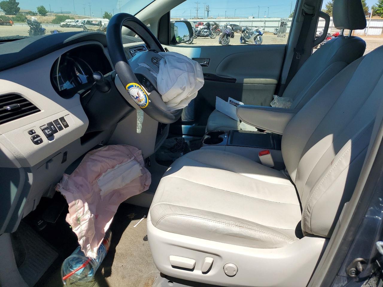 2014 Toyota Sienna Xle 8-Passenger - Image 7