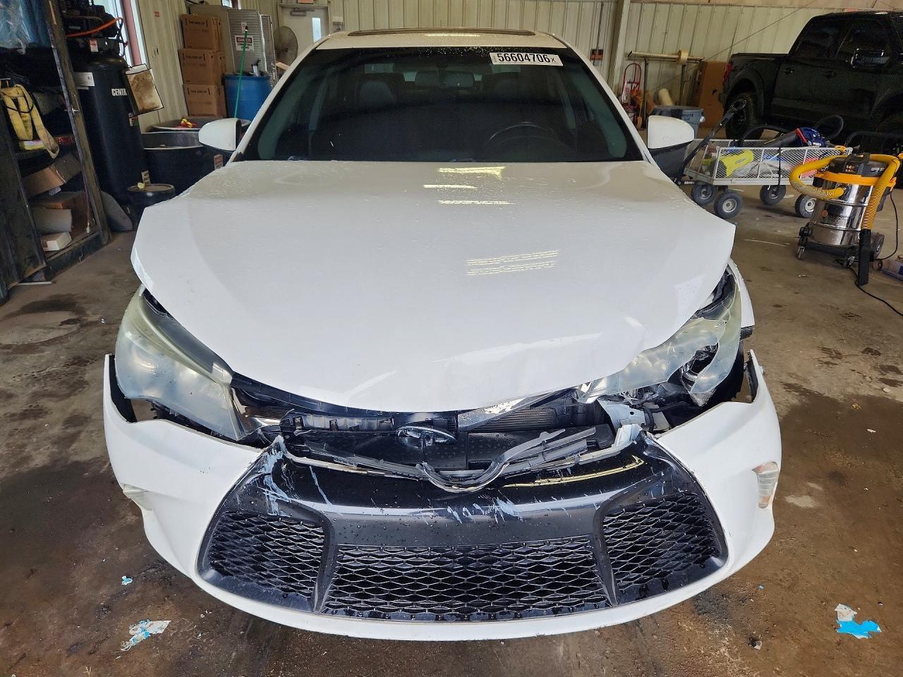2016 Toyota Camry Se - Image 5
