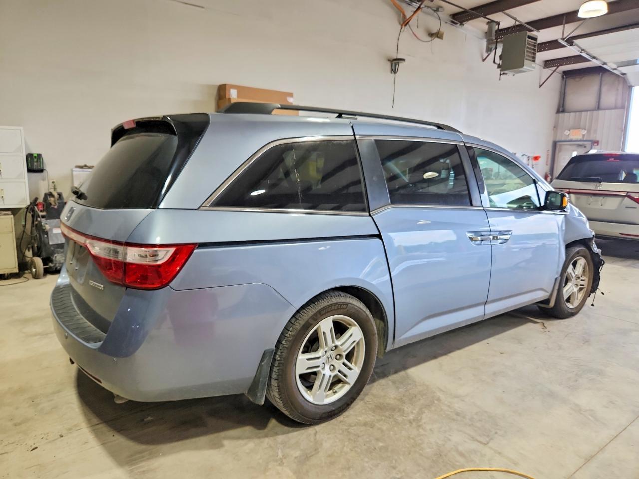 2012 Honda Odyssey Touring - Фото 3