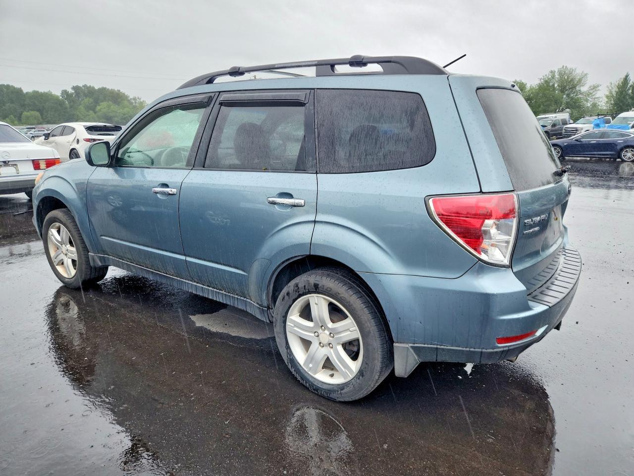2010 Subaru Forester 2.5X Limited - Фото 2