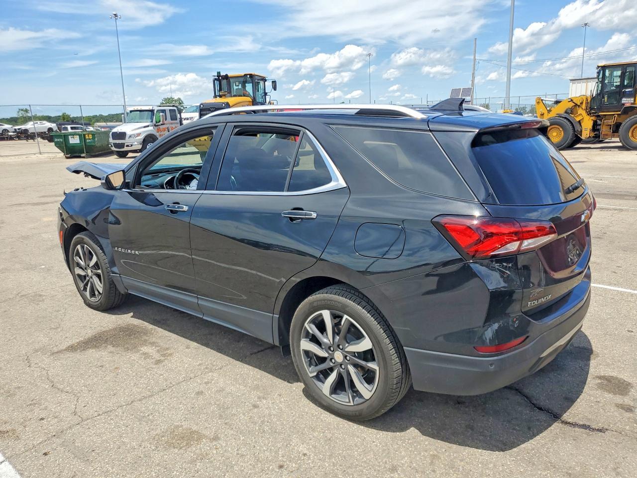 2023 Chevrolet Equinox Premier - Image 2