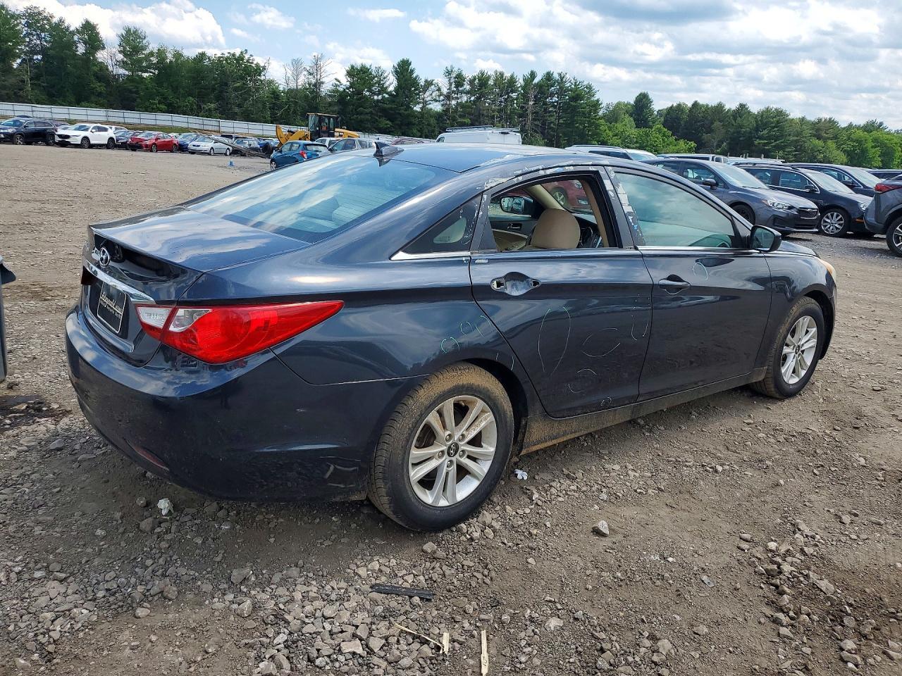 2013 Hyundai Sonata Gls - Image 3