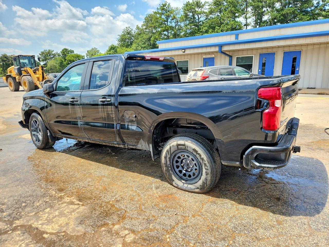 2024 Chevrolet Silverado C1500 Custom - Фото 2