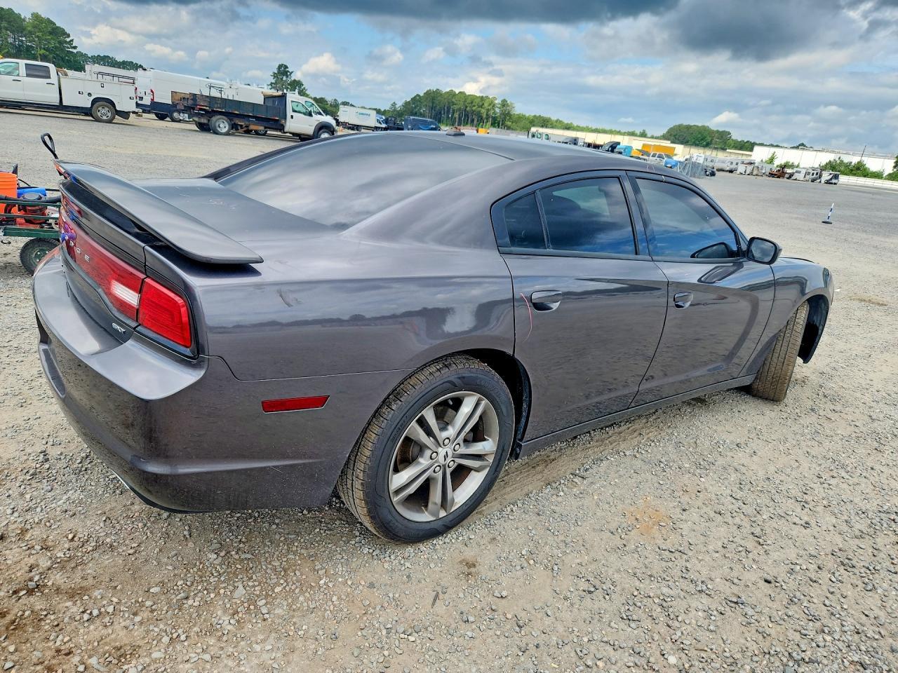 2014 Dodge Charger Sxt - Image 3