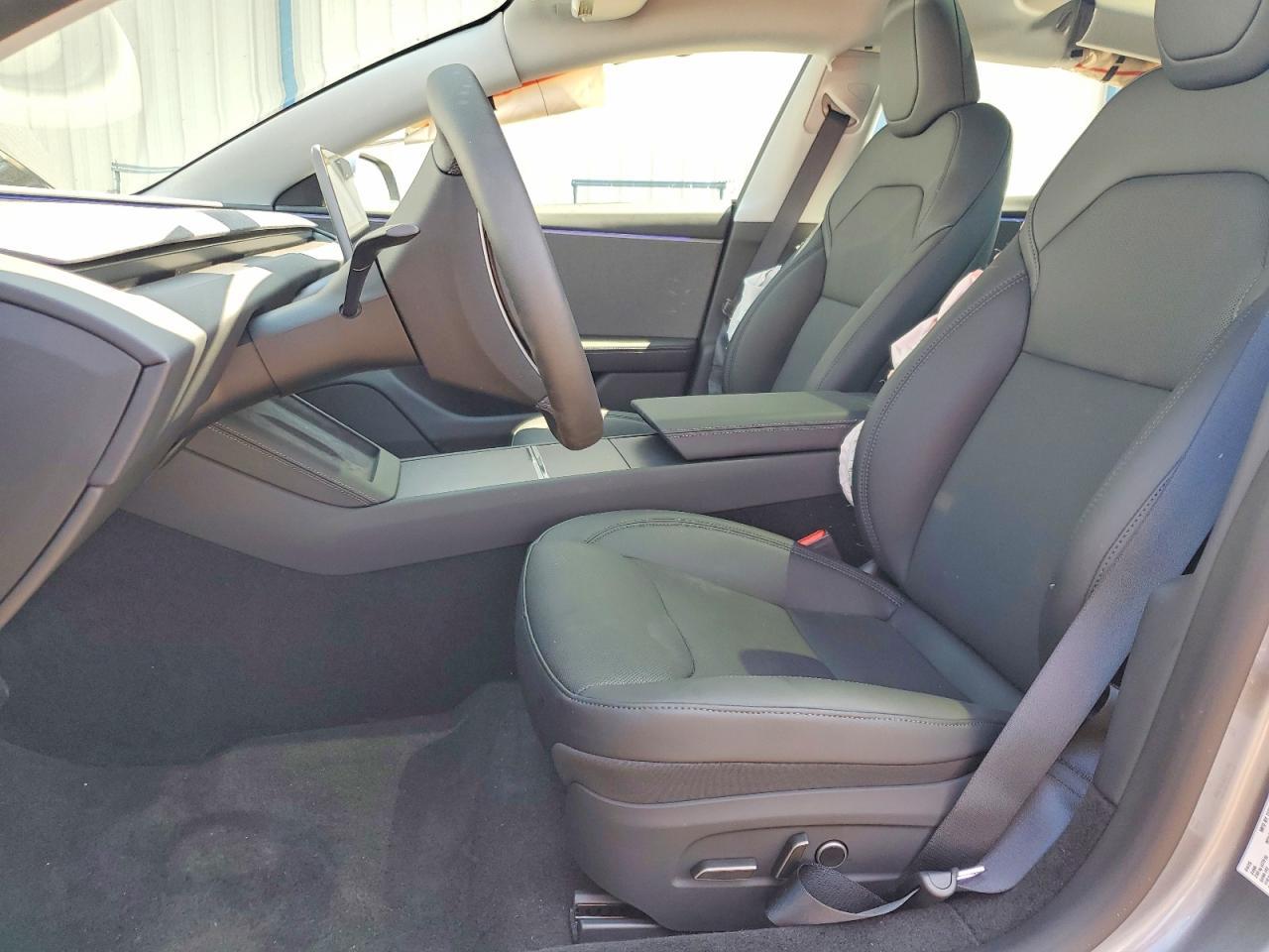 2026 Tesla Model 3 - Фото 6