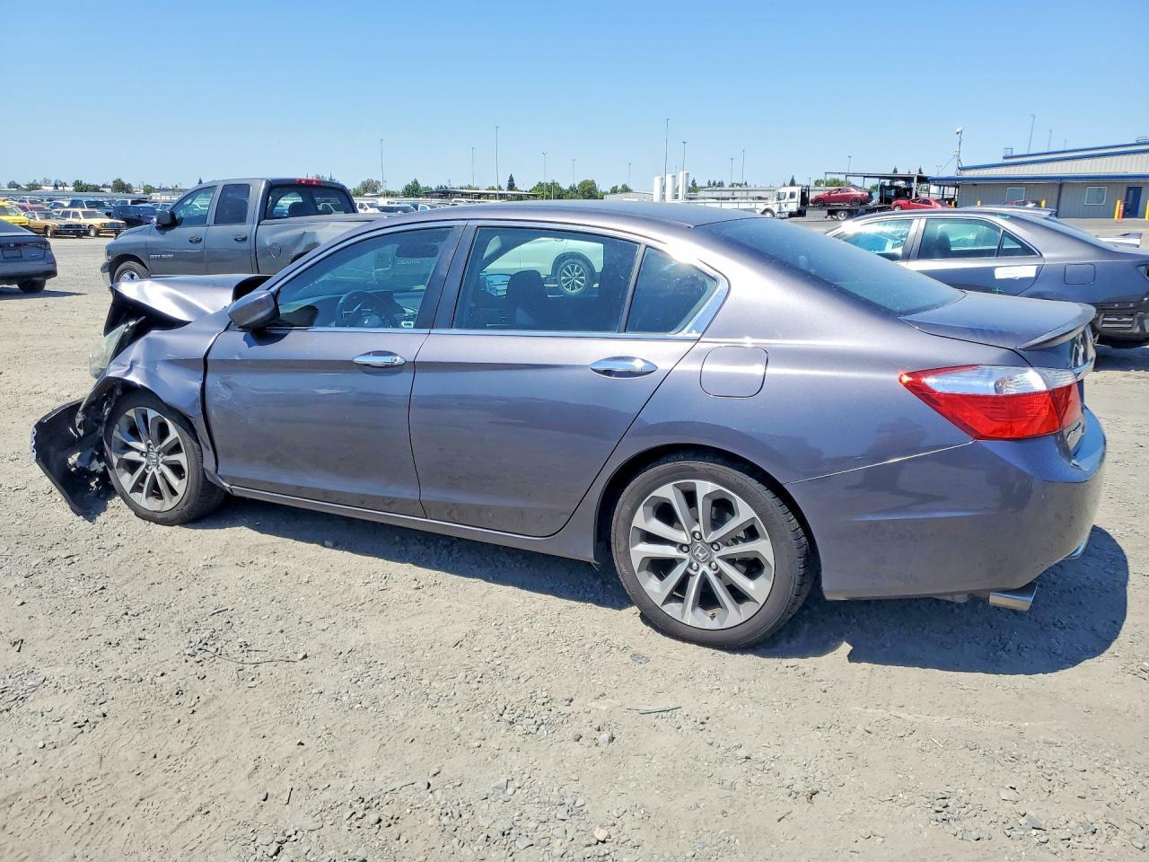 2015 Honda Accord Sport - Image 2
