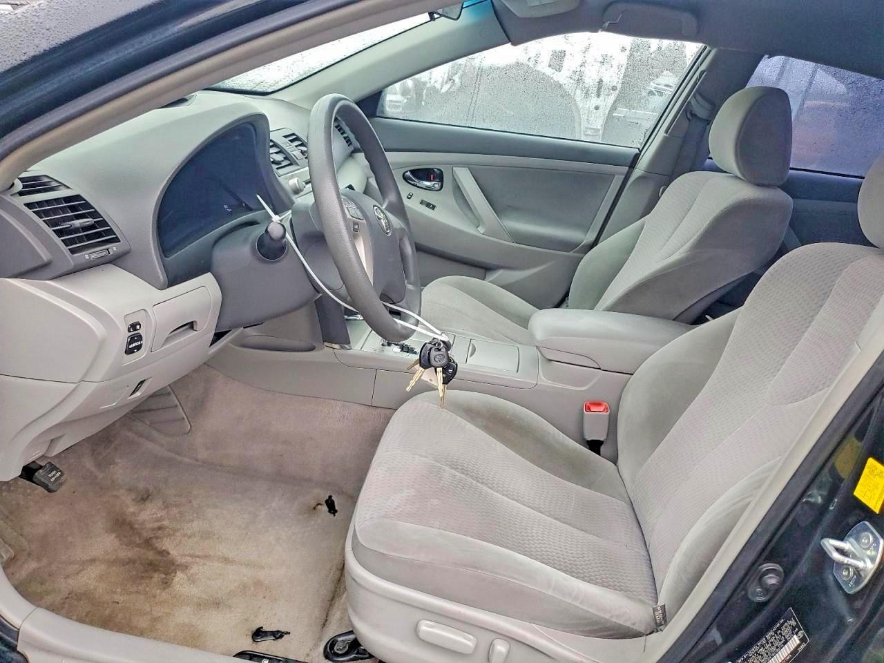 2011 Toyota Camry Le - Фото 5