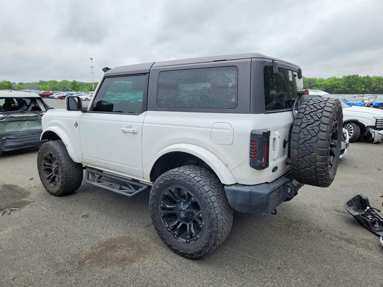 2022 Ford Bronco Base - Image 2