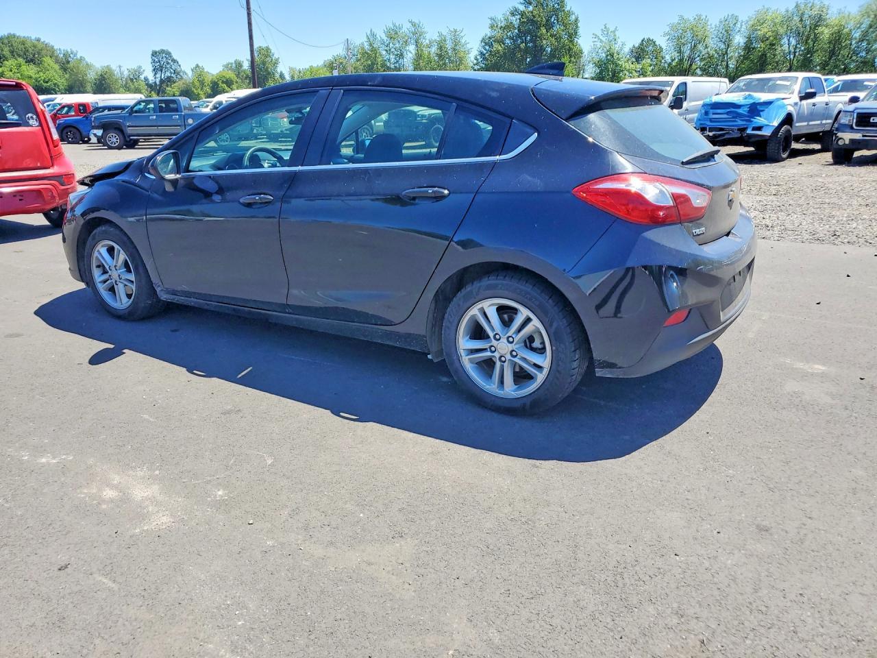 2017 Chevrolet Cruze Lt - Image 2