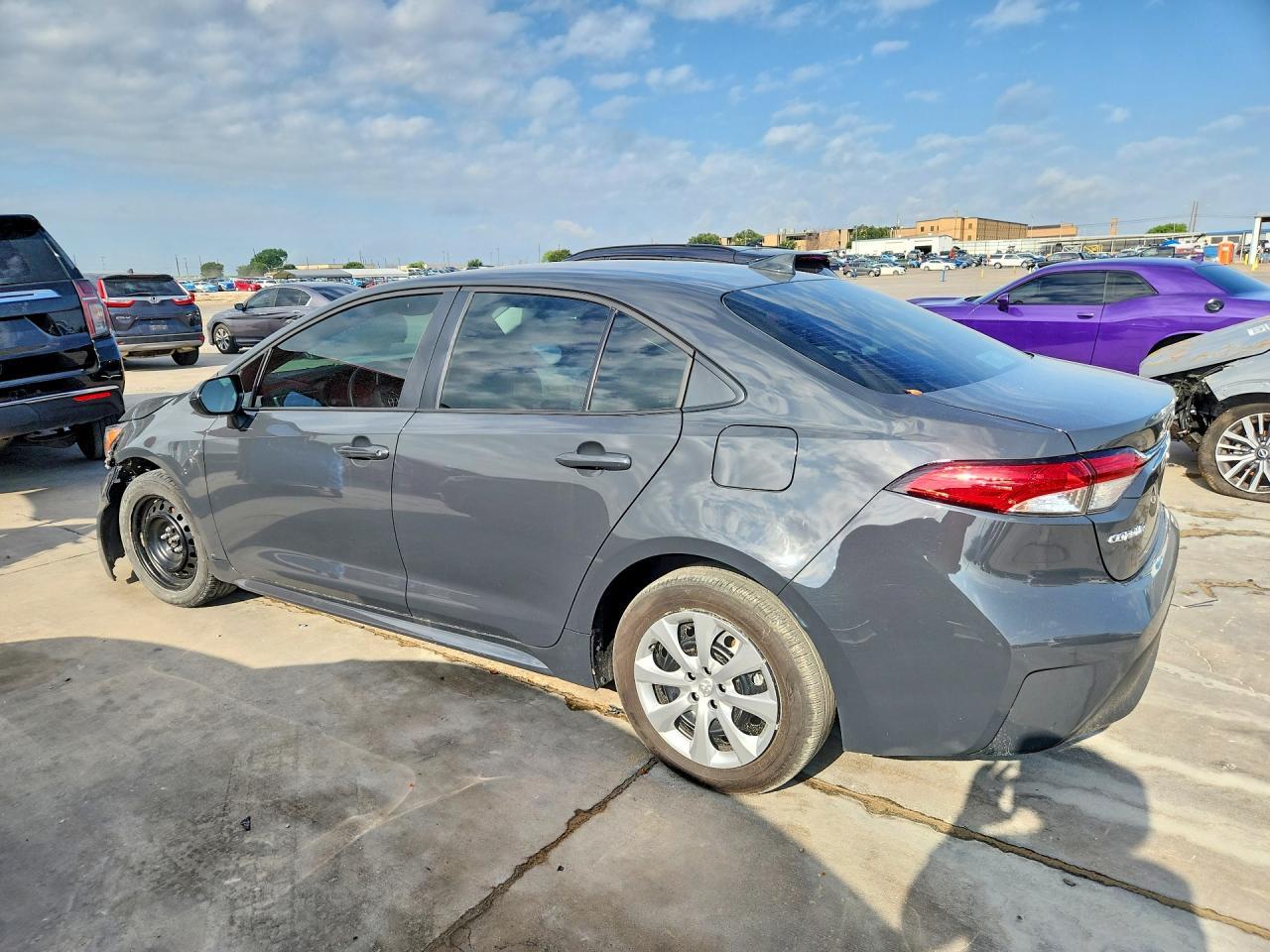 2025 Toyota Corolla Le - Фото 2