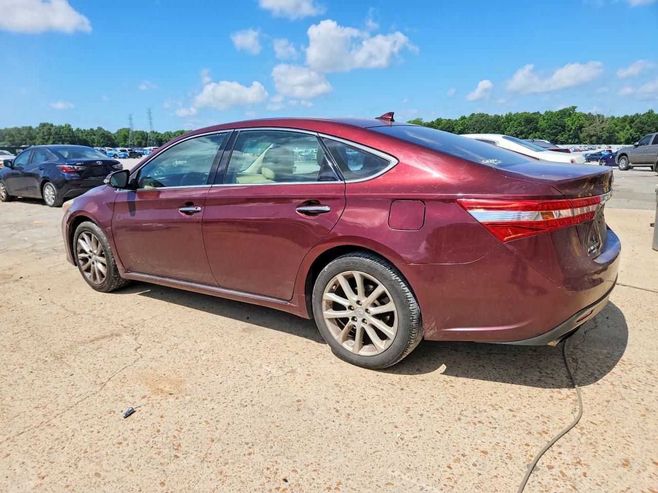 2015 Toyota Avalon Limited - Фото 2
