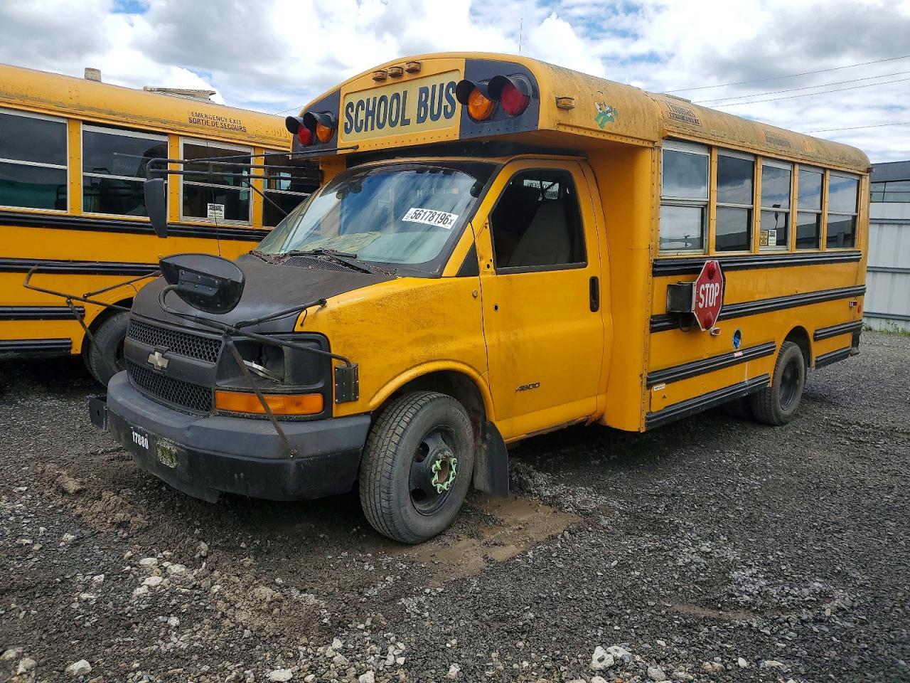 2009 Chevrolet Express Cu - School Bus - Фото 2
