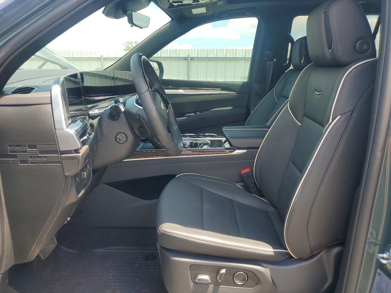 2025 Cadillac Escalade Premium Luxury - Фото 7