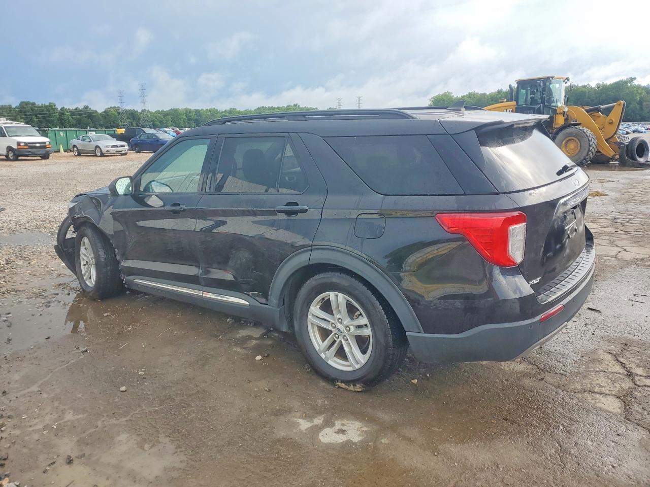2023 Ford Explorer Xlt - Фото 2