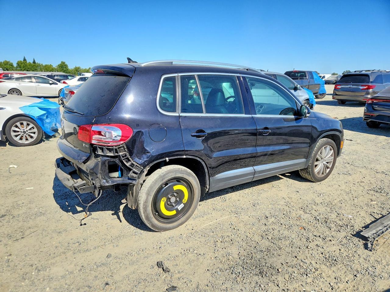 2016 Volkswagen Tiguan S - Image 3